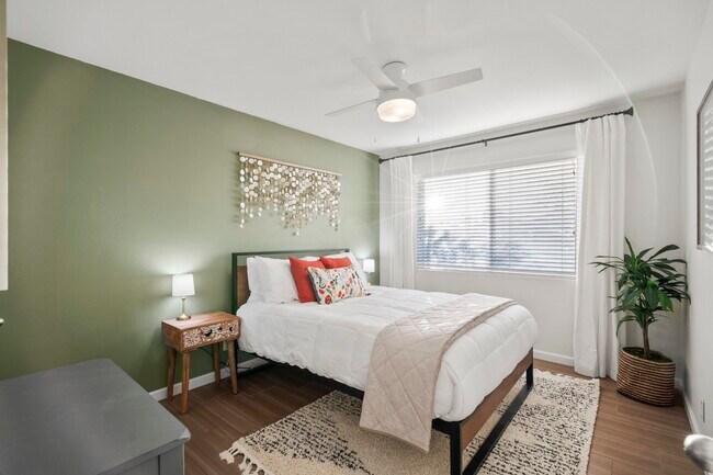 Building Photo - 3207 N 69th Pl