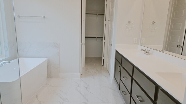 Building Photo - 26018 Maple Bloom Dr