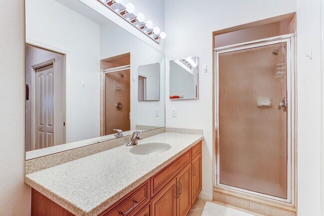 Building Photo - ** HERITAGE BAY ** 2 BED / 2 BATH - CONDO - GOLF MEMBERSHIP - ANNUAL OR SHORT TERM RENTAL