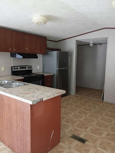 Building Photo - 4250 Blount Rd