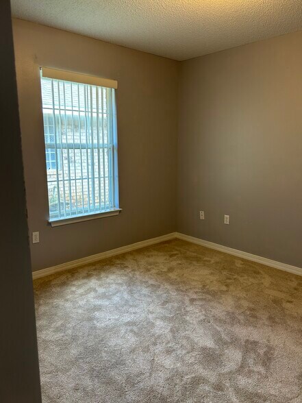 Building Photo - 4639 Sunsail Cir