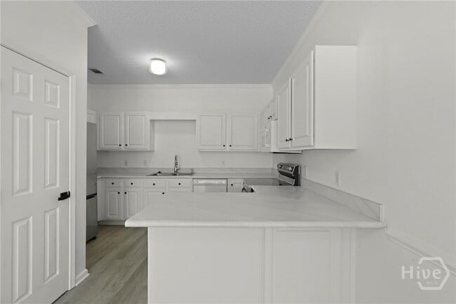 Building Photo - 400 Tibet Ave