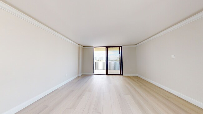 Building Photo - 17878 N Bay Rd