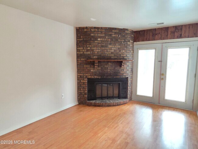 Building Photo - 2604 Dogwood Ct