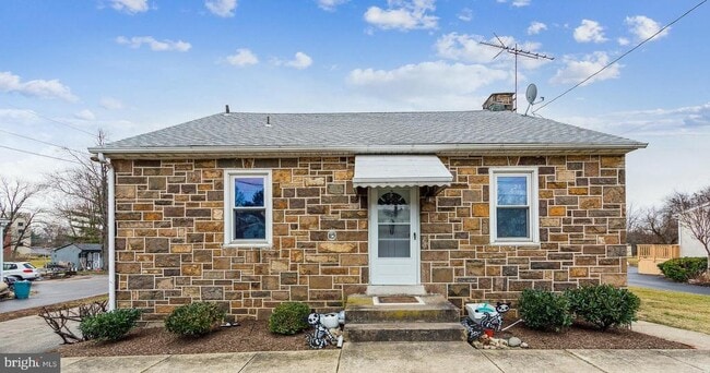 Building Photo - 36 N Trooper Rd