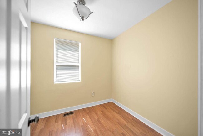 Building Photo - 2712 Sherman Ave NW