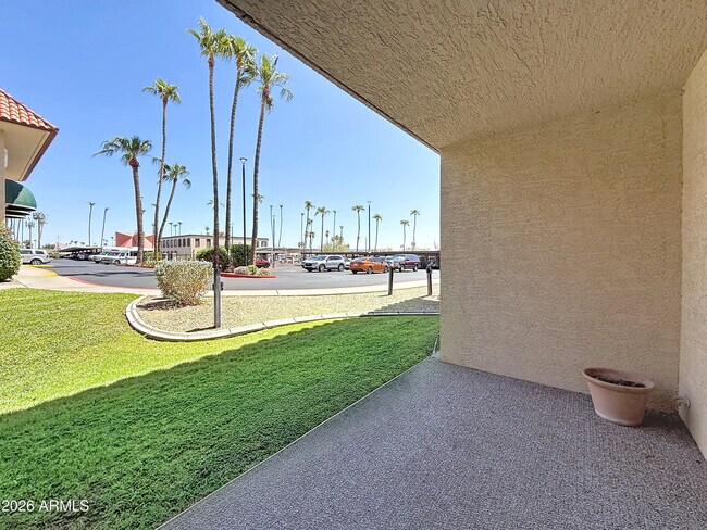 Building Photo - 10330 W Thunderbird Blvd