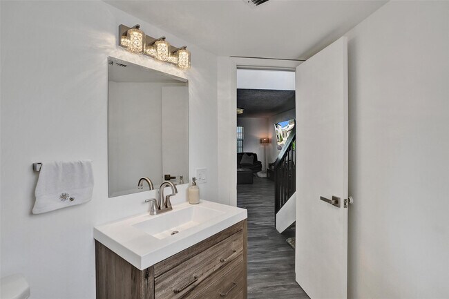 Building Photo - 3633 NW 6th St