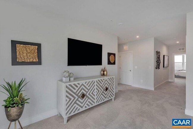 Building Photo - 816 Wesley Ln