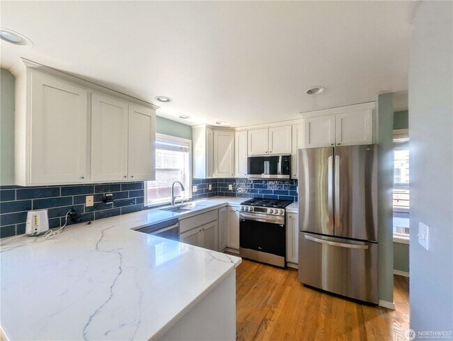 Building Photo - 3bd/2.5ba Seattle Townhome