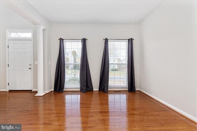 Building Photo - 18688 Potomac Station Dr