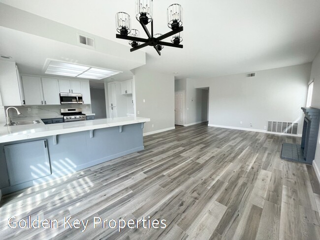 Building Photo - Beautifully remodeled home in Chateau Del ...