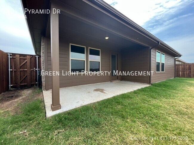 Building Photo - 4343 Pyramid Dr