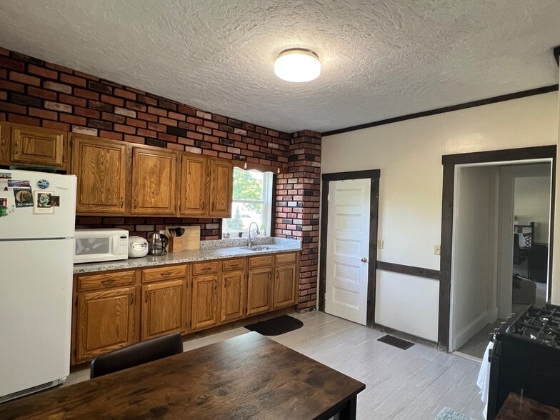 Building Photo - 26 Jefferson St