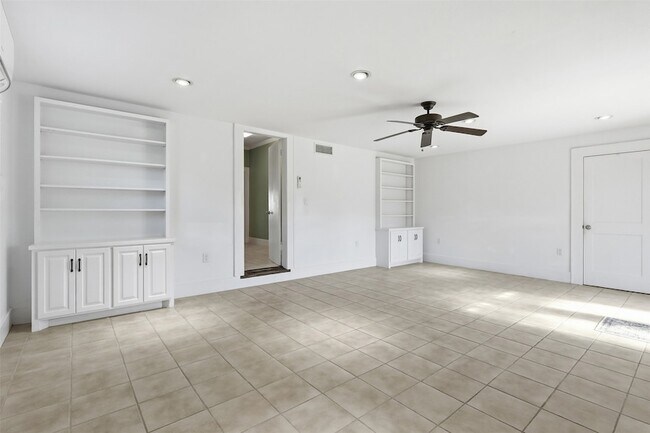 Building Photo - 4701 Avenue N 1/2 Rear