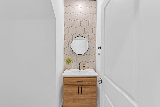 Building Photo - 7609 NW Archerfield Dr