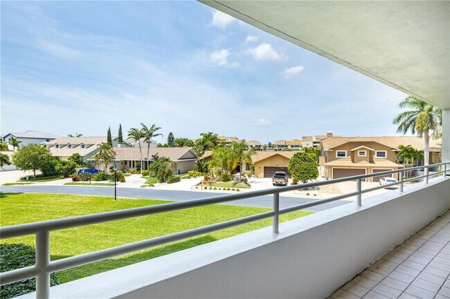 Building Photo - 5950 Pelican Bay Plaza S