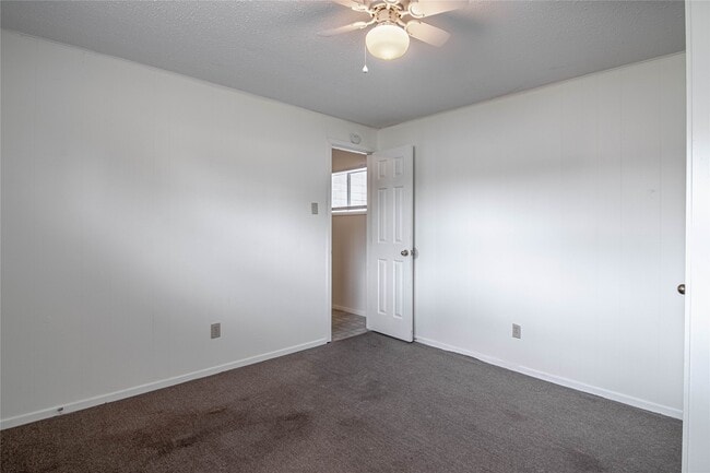 Building Photo - 137 Lee Ln