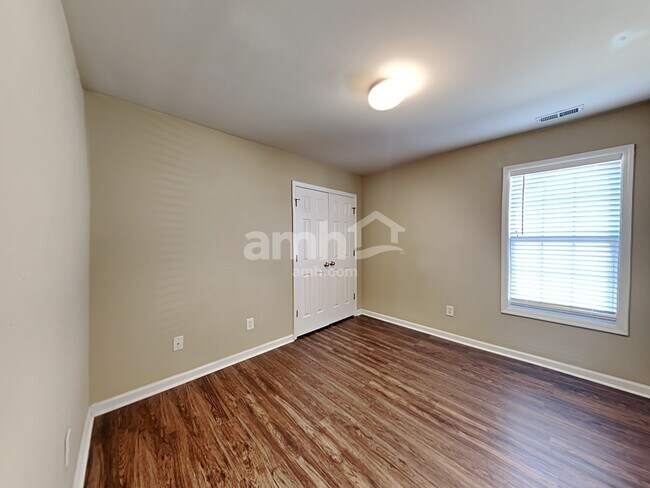 Building Photo - 835 Brookhannah Ct