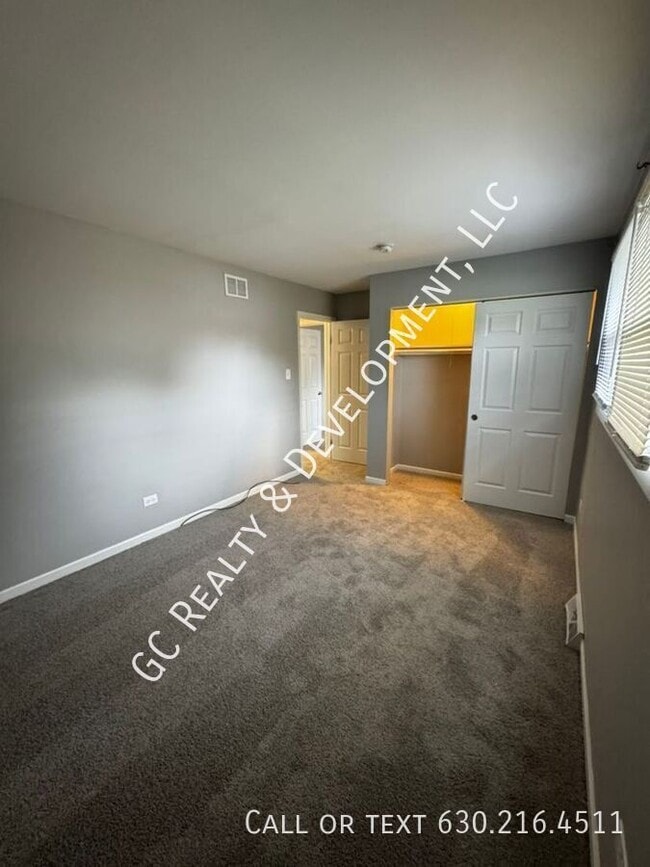 Building Photo - 1104 W 187th St