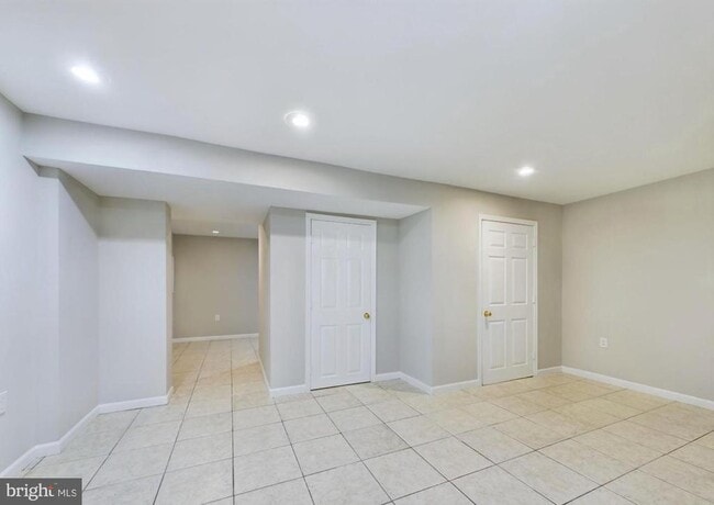 Building Photo - 4433 Hunt Pl NE