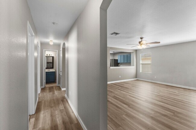Building Photo - 164 Pearl Lake Dr