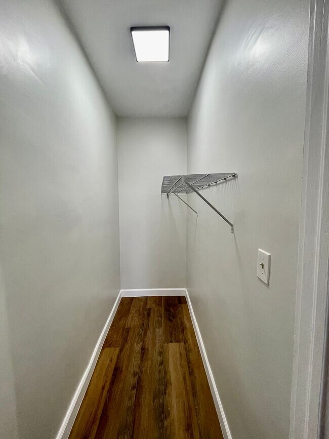 Building Photo - Renovated 3 Bed + 2 Bath Home in Los Angeles!