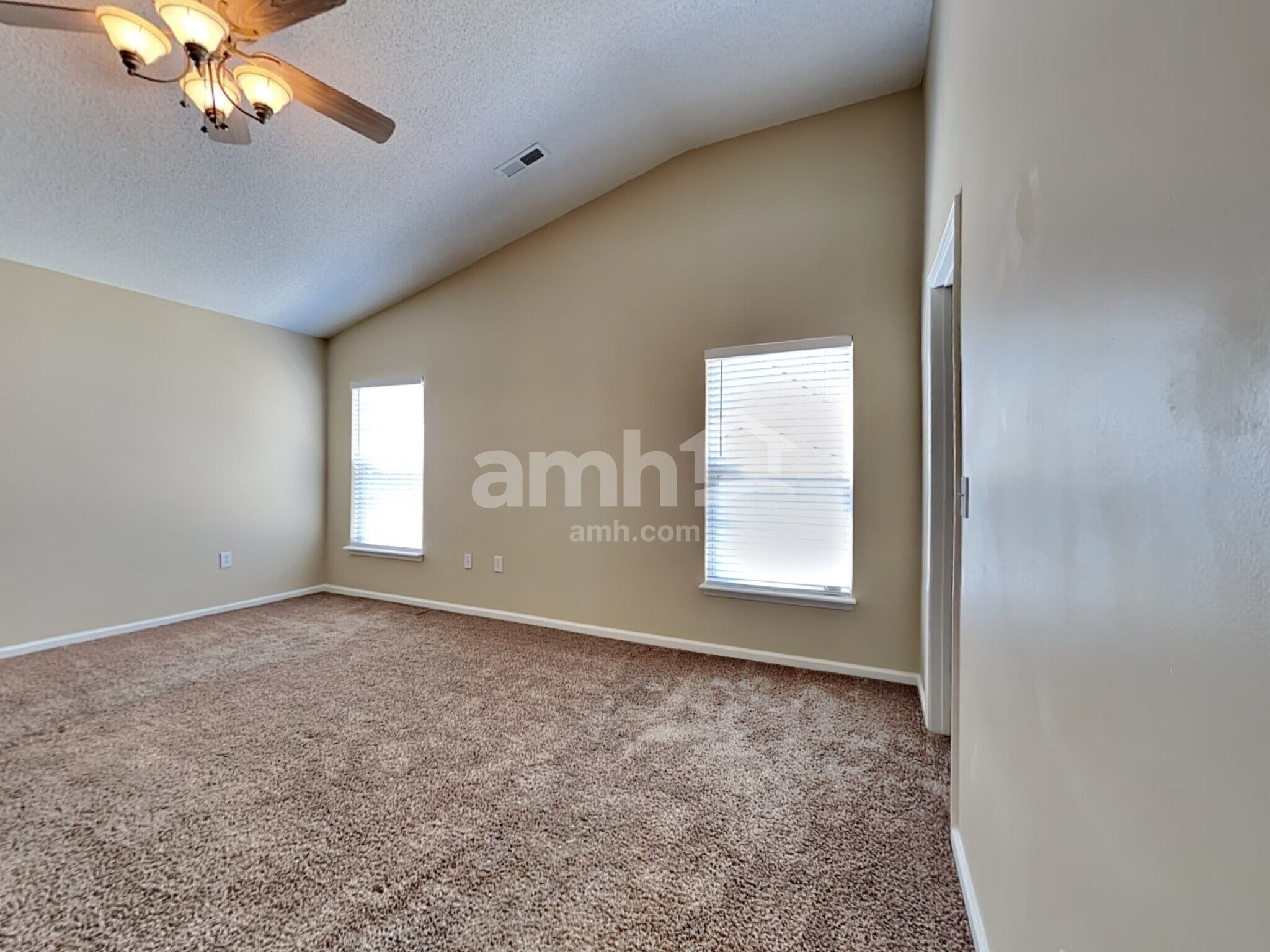 Building Photo - 5006 Athol St
