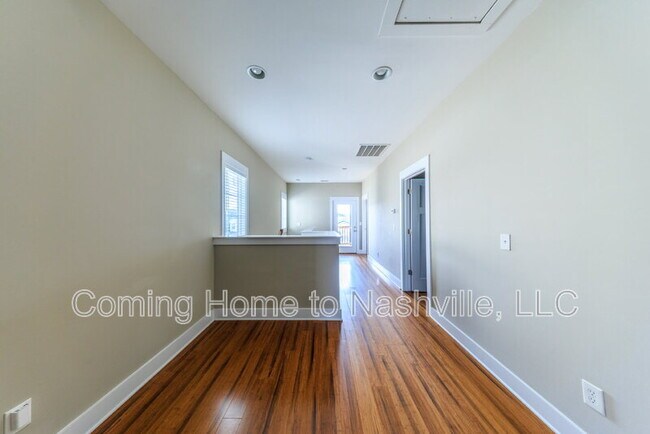 Building Photo - 2221 24th Ave N