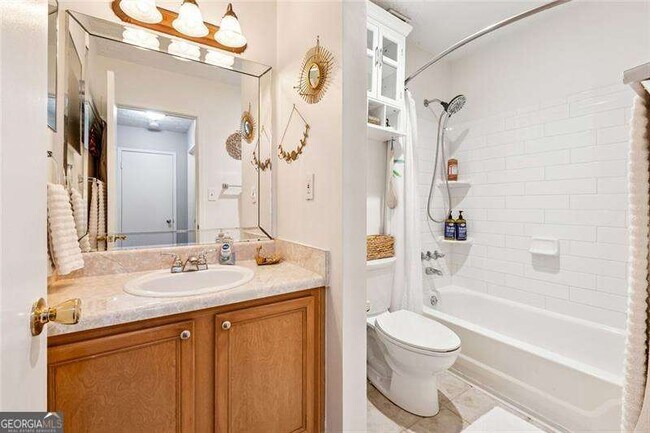 Building Photo - 6808 Glenridge Dr