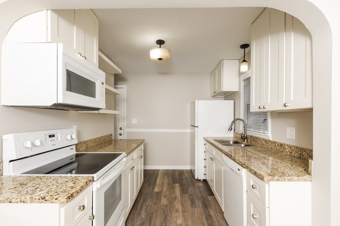 Building Photo - 1075 Meadow Dr