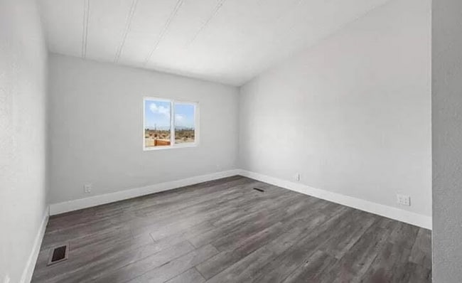 Building Photo - COMING SOON - Newly Remodeled 2 Bedroom 2 ...