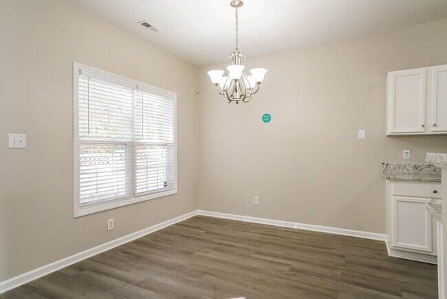 Building Photo - 8039 Marsh Hollow Dr