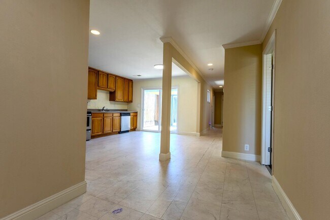 Building Photo - 6522 Maywood Ln