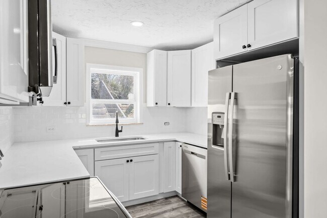 Building Photo - 2BR/2BA Cottage that's on the Rive – Minutes from Downtown Knoxville and Maryville