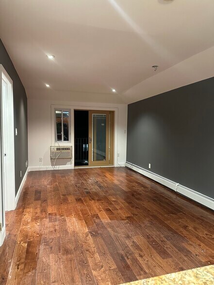 Building Photo - 14146 Pershing Cres