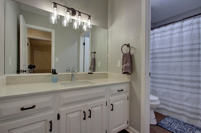 Building Photo - 3514 Skyline Blvd