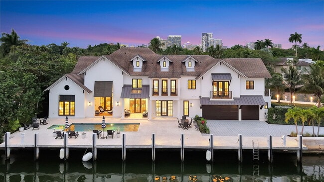 Building Photo - 400 Mola Ave