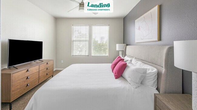 Building Photo - 1260 E University Dr