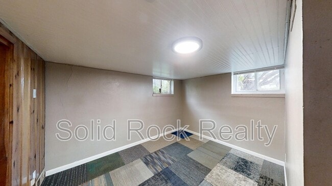 Building Photo - 1520 E Pikes Peak Ave