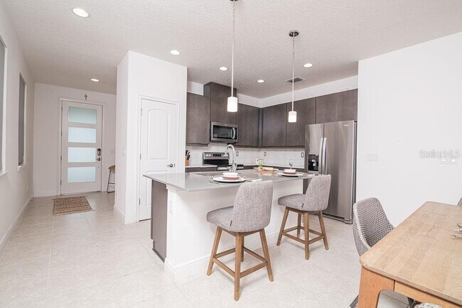 Building Photo - 7508 Wing Span Wy