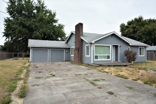 Building Photo - 2906 SE Geary St