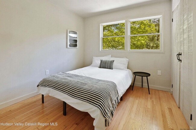 Building Photo - 13 Arnold Dr