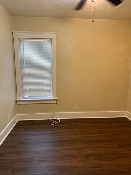 Building Photo - 308 Robinson St