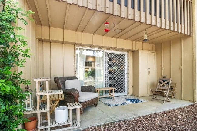 Building Photo - 77845 California Dr