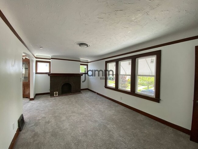 Building Photo - 3937 W 157th St