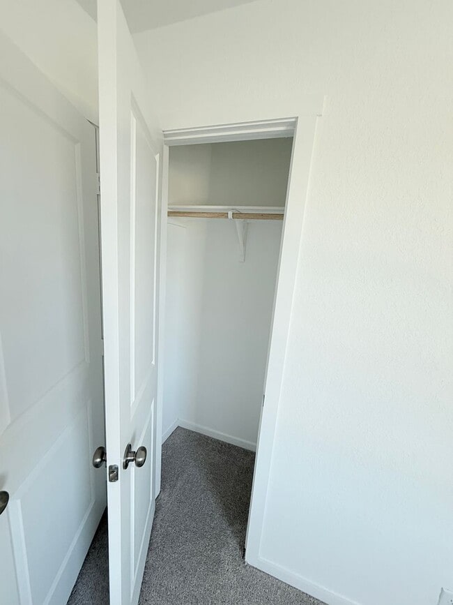 Building Photo - Tres Laurels-Wellton