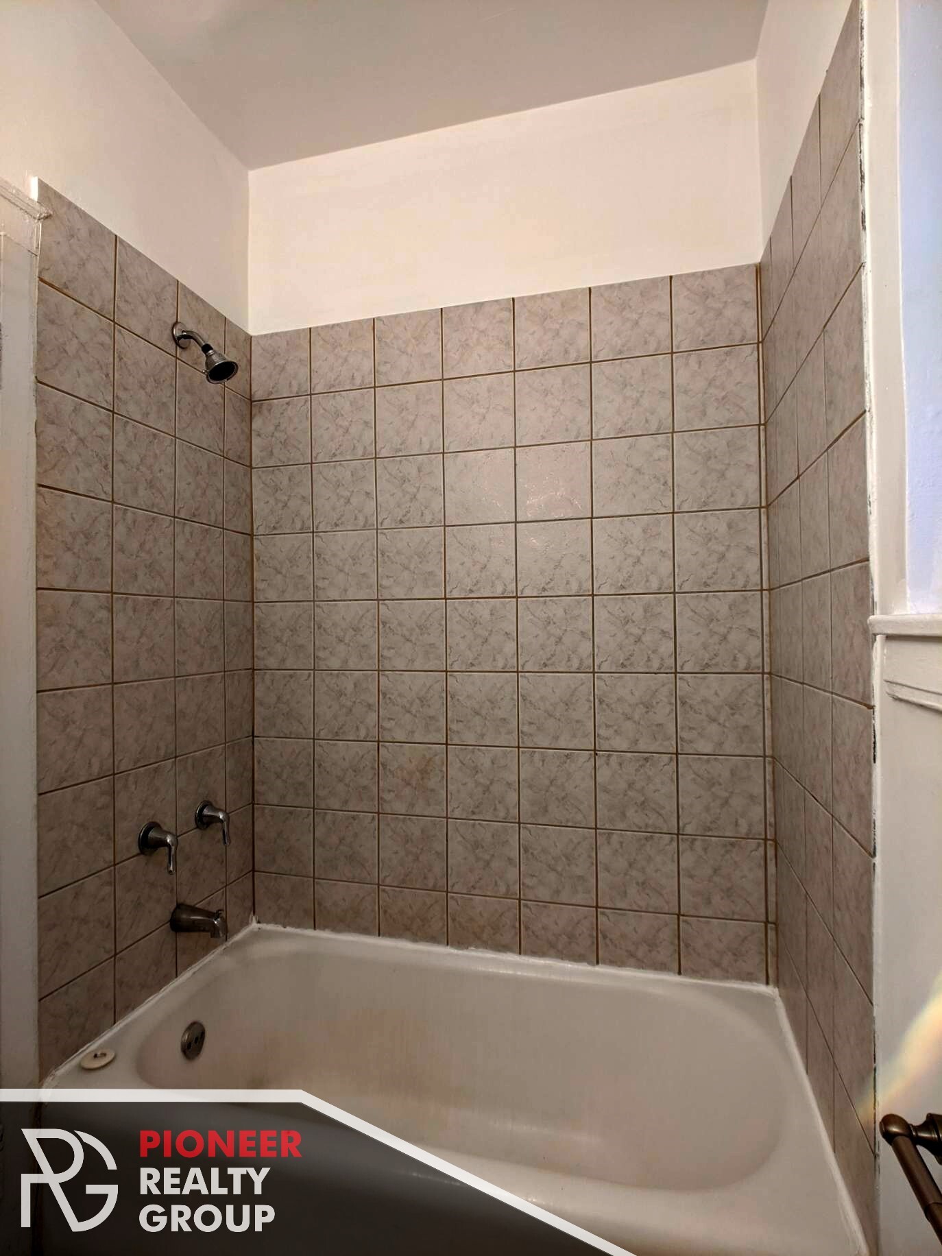 Building Photo - 4857 N Damen Ave