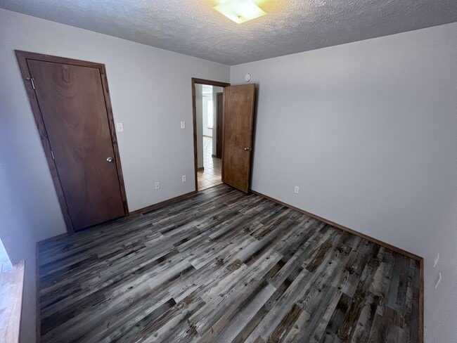 Building Photo - 65 Marie Ln