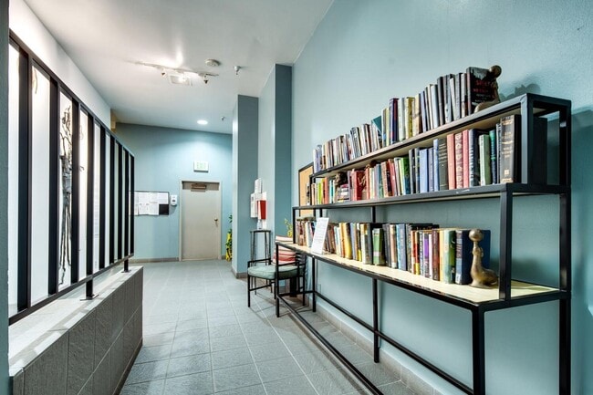 Building Photo - Location is as Good as it Gets!